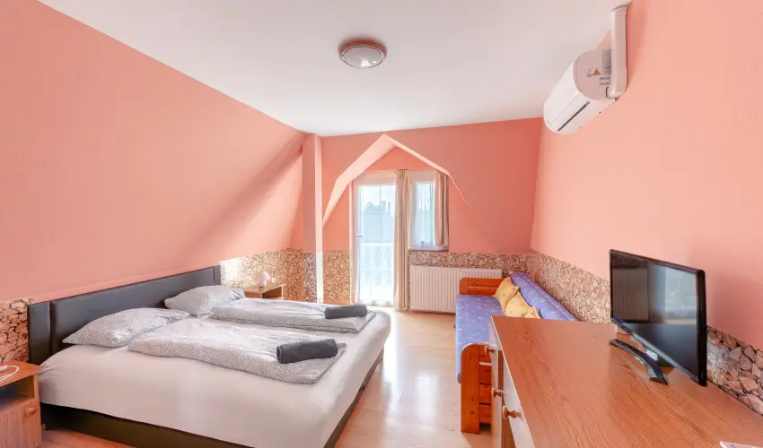 Borb�la Vend�gh�z Gyenesdi�s