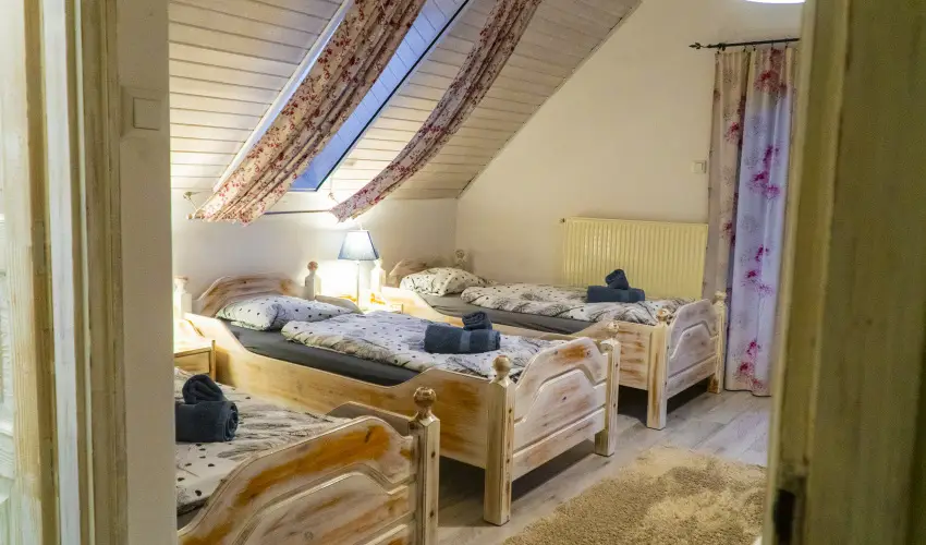 Gyulavezr Lovasbirodalma Panzi  Gyulakeszi