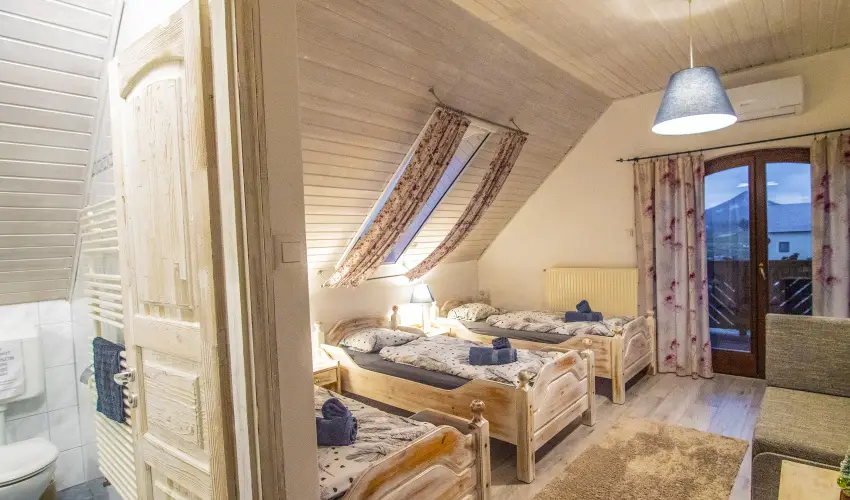 Gyulavezr Lovasbirodalma Panzi  Gyulakeszi