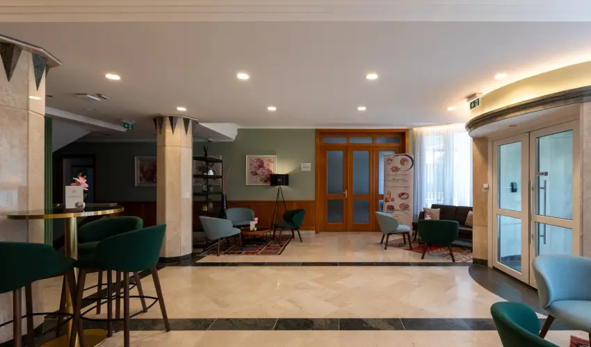 Holiday Club Apartman Hotel H�v�z H�v�z