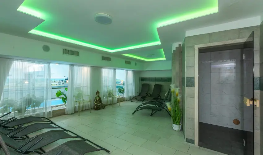 Holiday Club Apartman Hotel H�v�z H�v�z
