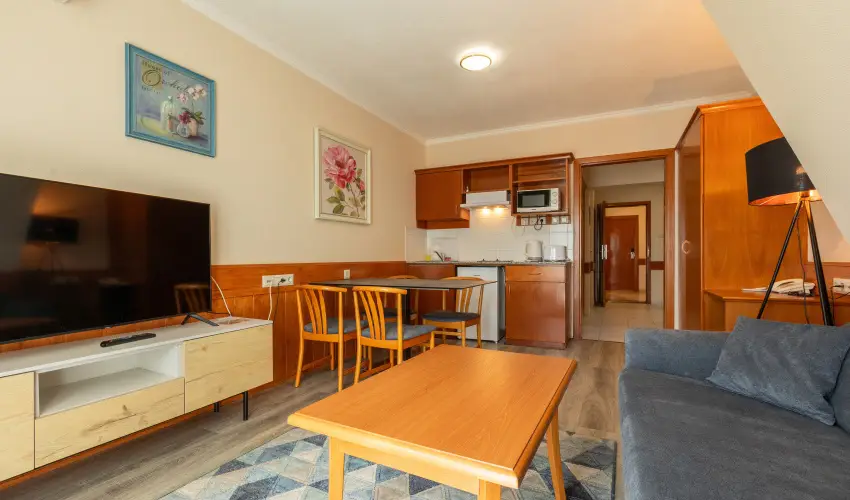 Holiday Club Apartman Hotel H�v�z H�v�z