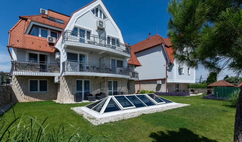 Holiday Club Apartman Hotel H�v�z H�v�z