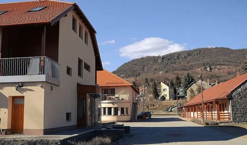 Hotel Halszkert Badacsony