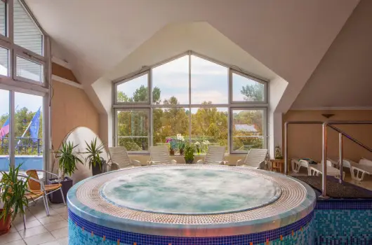 Krist�ly Hotel, Keszthely, H�v�z - 6 km