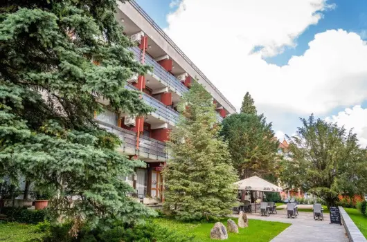 Majerik Hotel, Hvz