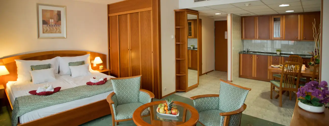 Palace Hotel  Hvz - Kt nnep kztt a Palace-ban
