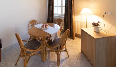 Zsanett Hotel Balatonkereszt�r