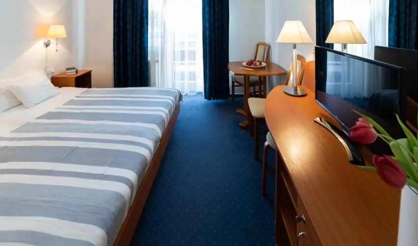 Zsanett Hotel Balatonkereszt�r