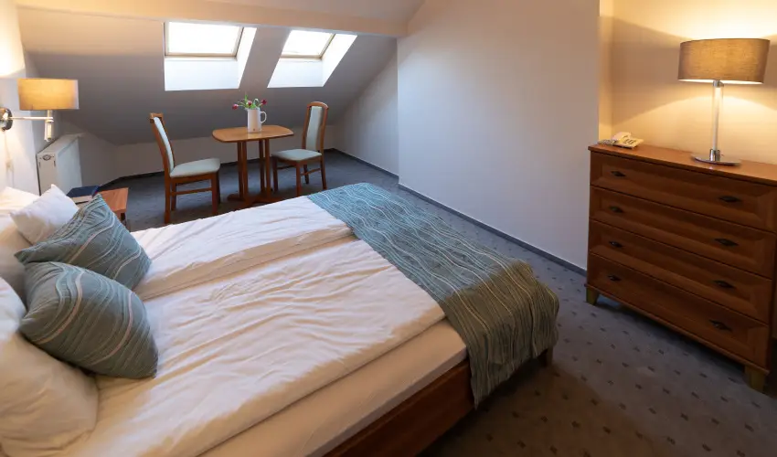 Zsanett Hotel Balatonkereszt�r