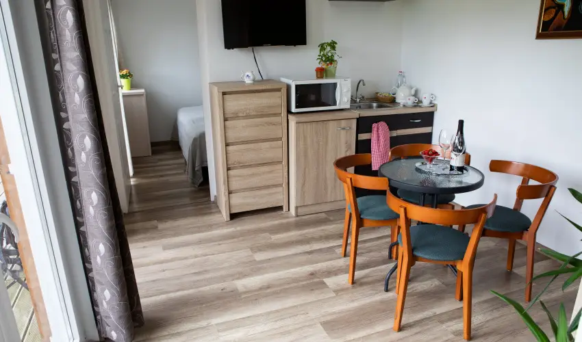 Zsanett Hotel Balatonkereszt�r