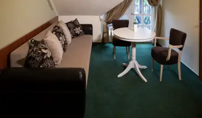 Zsanett Hotel Balatonkereszt�r