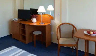 Zsanett Hotel Balatonkereszt�r