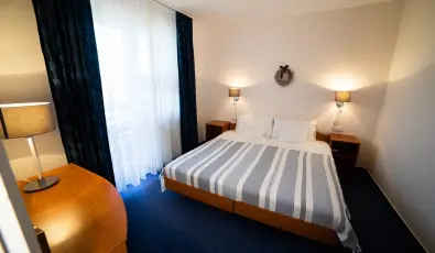 Zsanett Hotel Balatonkereszt�r