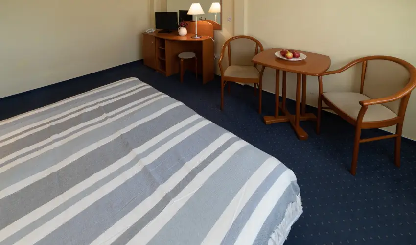 Zsanett Hotel Balatonkereszt�r