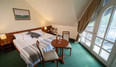 Zsanett Hotel Balatonkereszt�r