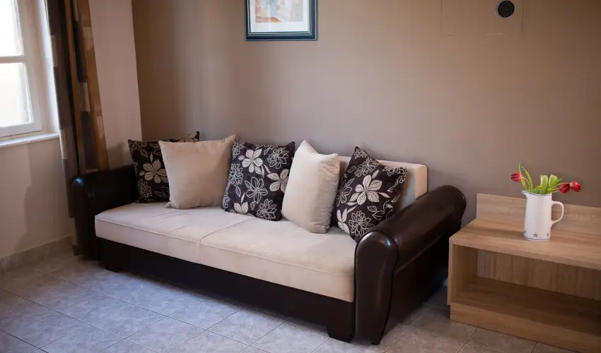 Zsanett Hotel Balatonkereszt�r