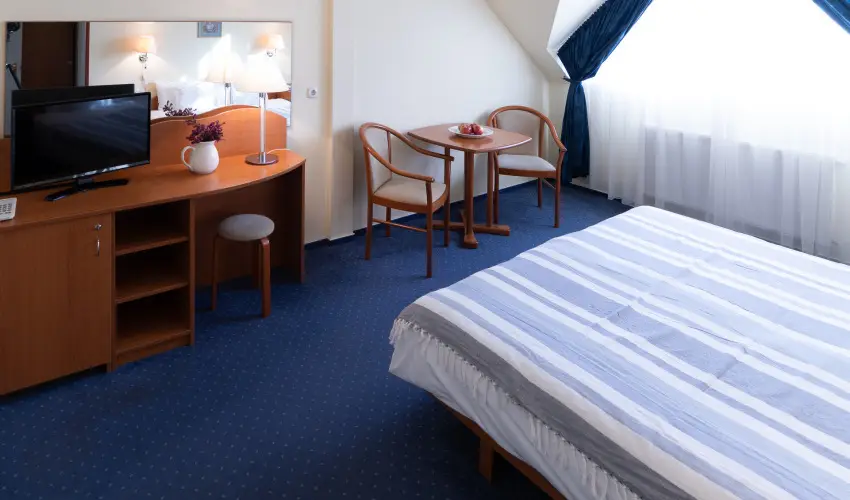 Zsanett Hotel Balatonkereszt�r