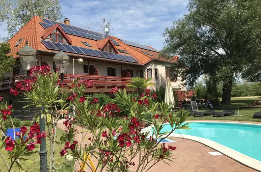 Zsanett Hotel, Balatonkereszt�r, H�v�z - 17 km