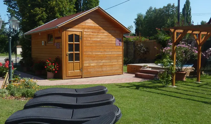 Zsanett Hotel Balatonkereszt�r