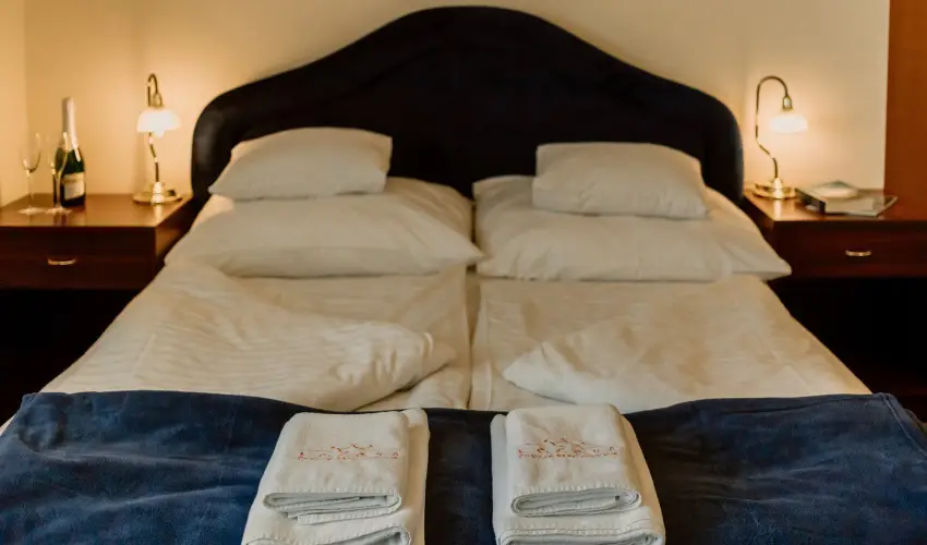 Korona Panzi s tterem Hvz