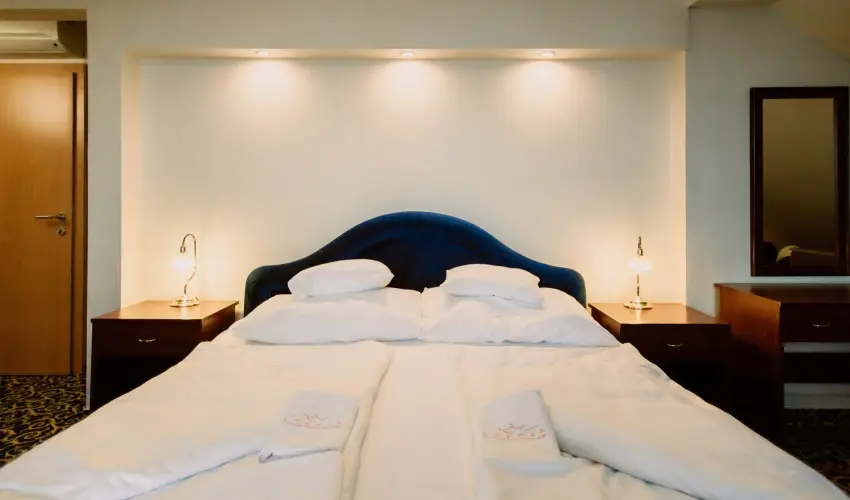 Korona Panzi s tterem Hvz