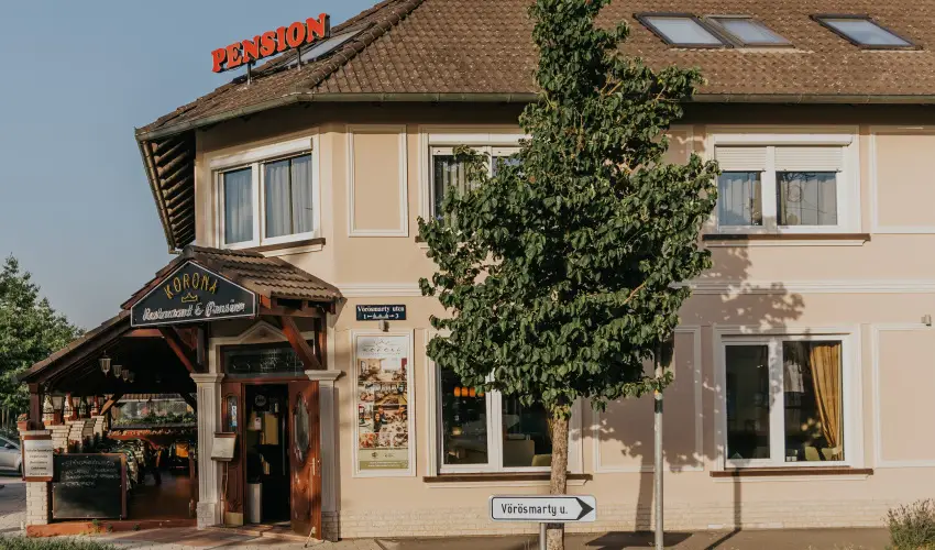 Korona Panzi s tterem Hvz