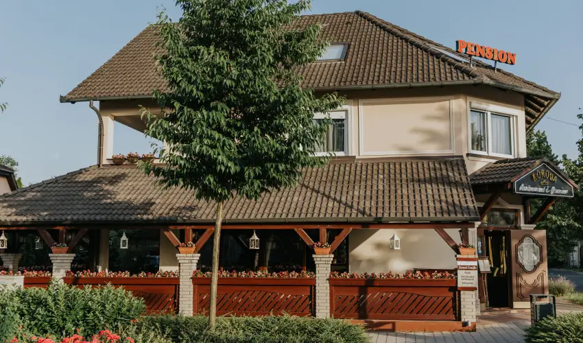 Korona Panzi s tterem Hvz