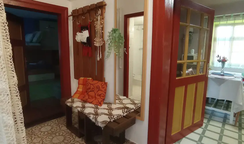 Pni Kuck Vendghz s Minifarm  Hosszvlgy