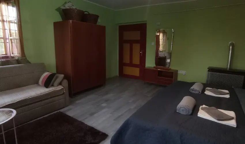 Pni Kuck Vendghz s Minifarm  Hosszvlgy