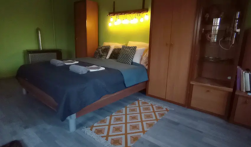 Pni Kuck Vendghz s Minifarm  Hosszvlgy