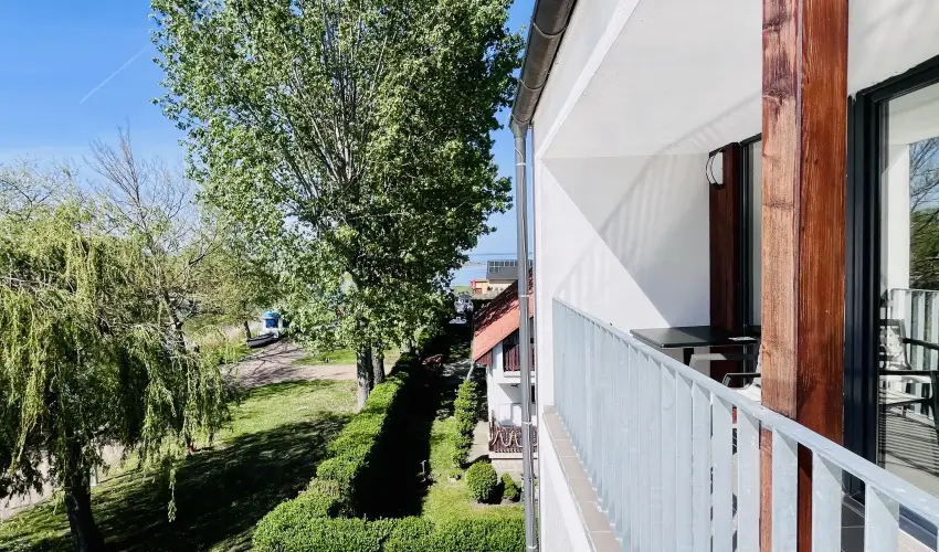 Port tterem & Panzi Balatonmriafrd