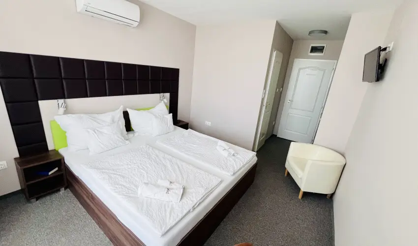 Port tterem & Panzi Balatonmriafrd