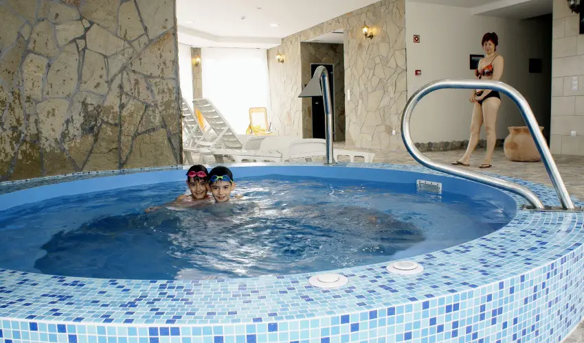 Viktor Bor- s Vendghz Balatonmriafrd