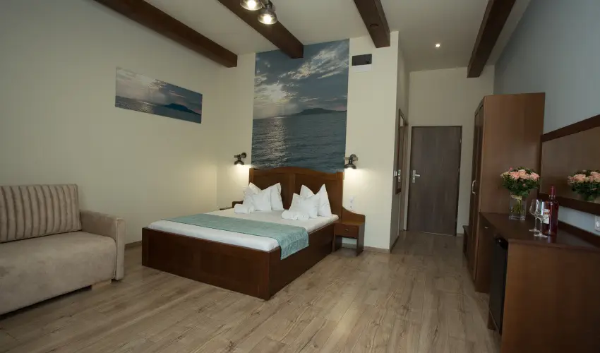 Viktor Bor- s Vendghz Balatonmriafrd