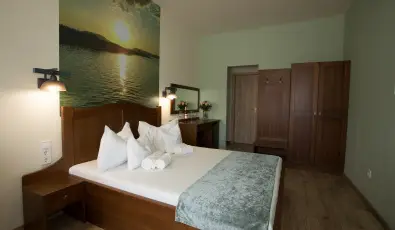 Viktor Bor- s Vendghz Balatonmriafrd