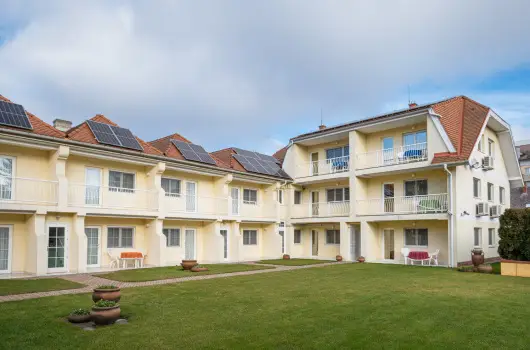 Villa Amphora, H�v�z