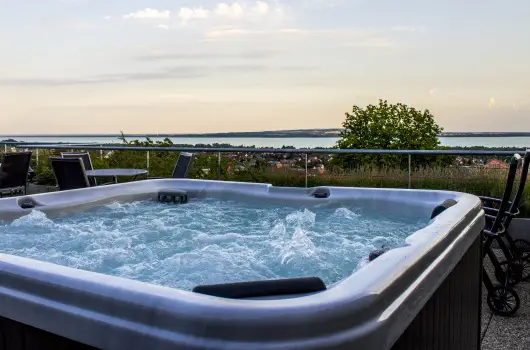 Zenit Hotel Balaton, Vonyarcvashegy, H�v�z - 11 km